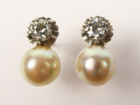 Paire de boucles d'oreilles ornées de diamants taille ancienne de 0,48