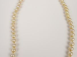 Collier en perles de culture, fermoir en or