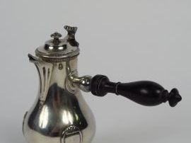 Verseuse égoïste de style Louis XV, fin XVIII ème, en argent, piètemen