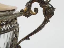 Sucrier fin XVIII ème en argent, poinçon au premier coq, et cristal, à