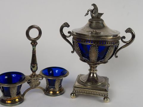 Drageoir et saleron double en argent, poinçon Vieillard, décor de palm