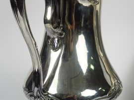 Broc et son bassin de style Louis XV en argent, poinçon Minerve, à déc