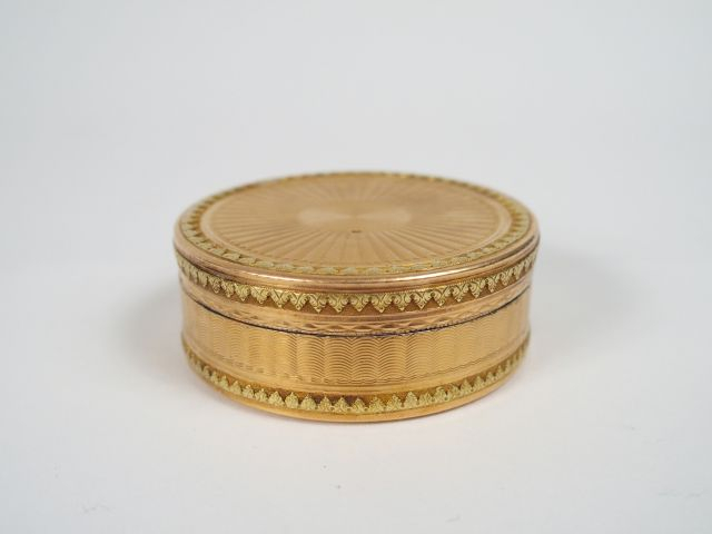 Boite Louis XVI en or jaune. Poids: 78,4gr