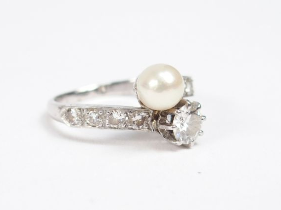 Bague Toi et Moi monture or blanc, ornée d'un d'un diamant taille anci