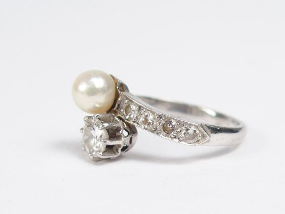 Bague Toi et Moi monture or blanc, ornée d'un d'un diamant taille anci
