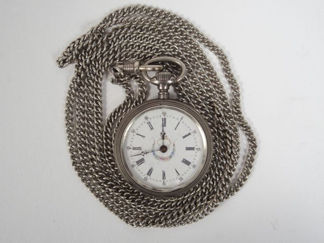 Montre de gousset en argent, cadran émail décor de frise de fleurs for