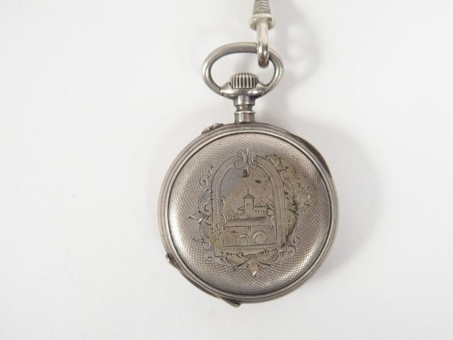 Montre de gousset en argent, cadran émail décor de frise de fleurs for