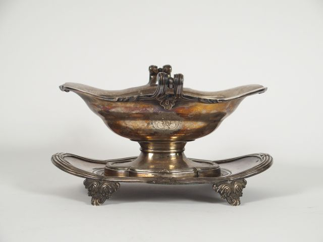 Saucière en argent, poinçon Minerve. Maitre Orfèvre : Odiot. Poids: 94