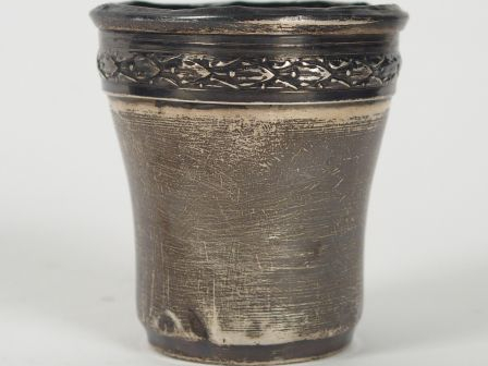 Timbale en argent, poinçon Minerve, à décor d'une frise de feuilles de