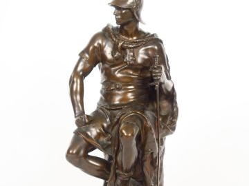 P. DUBOIS "Guerrier romain" Sculpture en bronze à patine brune. Signée