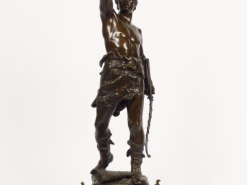 E. MARIOTON "Vainqueur" Sculpture en bronze à patine brune. Signée. Fo