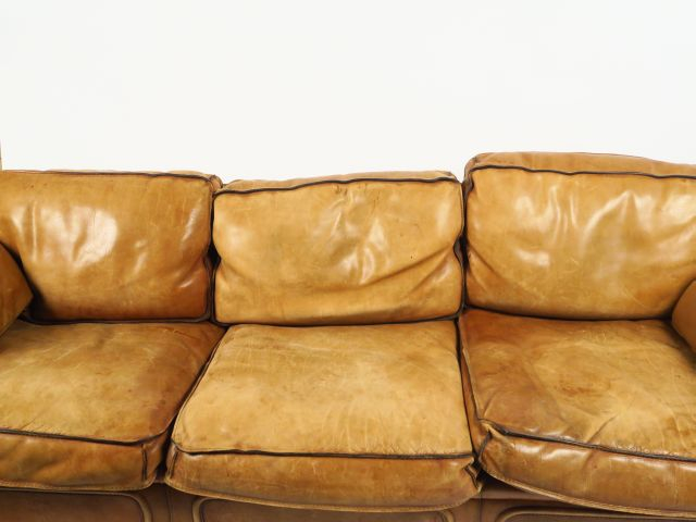 Canapé trois places moderne en cuir camel