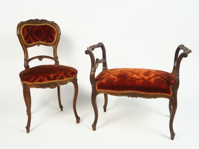 Mobilier de salon Napoléon III de style Louis XV, à décor de rocailles