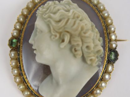 Broche camée Napoléon III sur pierre dure représentant le profil d’un 