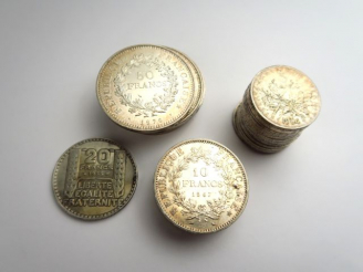 Vente aux enchères Lot de pièces d'argent comprenant : 7 pièces de 50 F,  1 pièce de 20 F