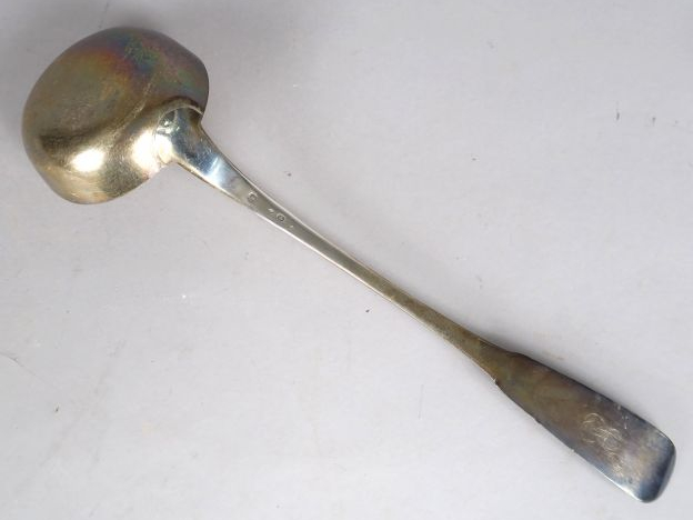 Louche en argent, poinçon au 2e coq, premier titre. Poids : 228 g