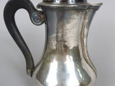 Verseuse marabout début XIXe en argent, poinçon Vieillard, manche en b