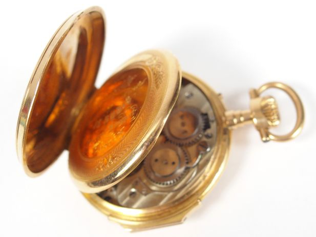 Montre de gousset en or jaune, cadran émail, chiffres romains, trotteu