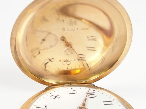 I.W.C. Montre savonnette en or jaune 14K, cadran émail, chiffres arabe