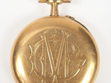 Montre de gousset en or jaune, cadran émail crème, chiffres arabes, tr