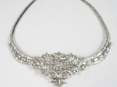 Collier en or blanc pavé de 326 diamants (environ) taille moderne, bag