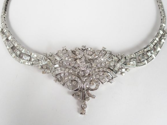 Collier en or blanc pavé de 326 diamants (environ) taille moderne, bag