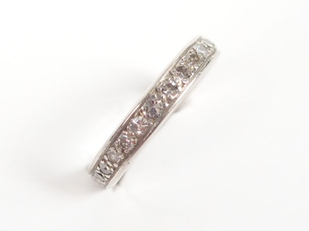 Alliance américaine monture platine et diamants taille moderne de 0,02