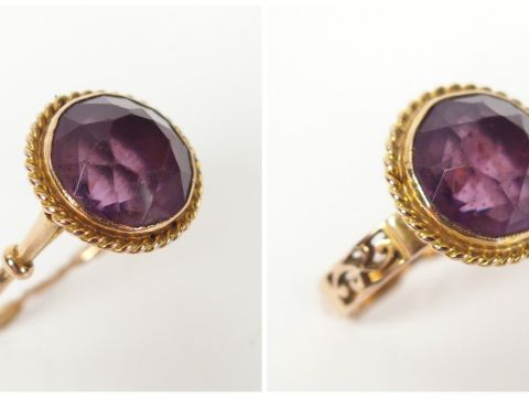 2 bagues monture or jaune, serties d'une pierre violette taille ronde 