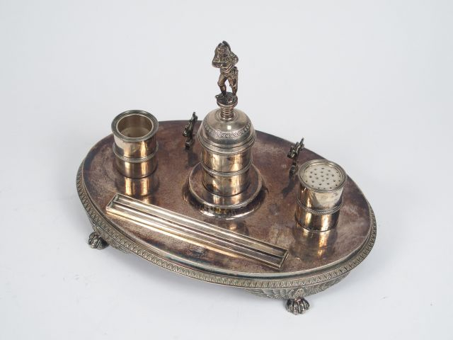 Encrier de style Empire en argent, poinçon Vieillard, à décor de frise