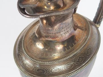 Aiguière en argent de style Directoire. Poids: 600gr