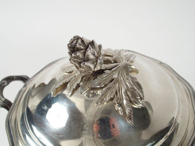 Soupière de style rocaille, en argent poinçon Minerve, prise en forme 