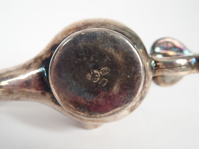 Lampe à huile miniature en argent étranger