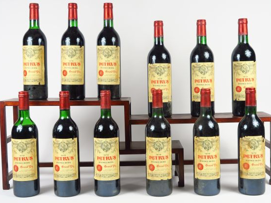 12 BOUTEILLES CHÂTEAU PETRUS POMEROL - 1979 - CBO - 3 BG+/4 BG/3 LB/1 