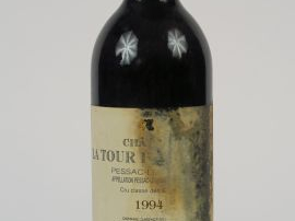 Vente aux enchères 1 BOUTEILLE CHÂTEAU LA TOUR HAUT BRION CC GRAVES - 1994 - EA