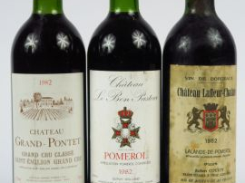 Vente aux enchères 3 BOUTEILLES 1982 : 1 CHÂTEAU LE BON PASTEUR POMEROL BG - 1 CHÂTEAU GR