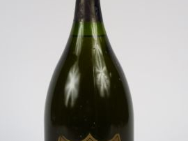 Vente aux enchères 1 MAGNUM CHAMPAGNE DOM PERIGNON 1978 - 2 cm SOUS LA COIFFE