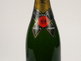 1 BOUTEILLE CHAMPAGNE MOET   CHANDON BRUT IMPERIAL - 1982