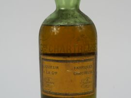 1 BOUTEILLE CHARTREUSE JAUNE ANNEES 1941/1951