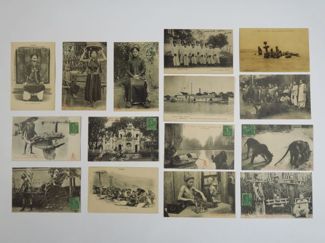 Album "Asie" comprenant environ 365 cartes postales - Siam , Cochinchi