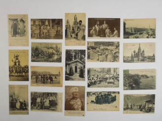 Vente aux enchères Album "Russie" comprenant environ 202 cartes postales,  n livret de 20