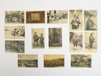 Vente aux enchères Album "Métiers - Industries" comprenant environ 198 cartes postales