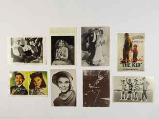 Vente aux enchères Album "Artistes" comprenant environ 74 cartes postales