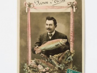 Vente aux enchères Album "1er Avril" comprenant environ 548 cartes postales