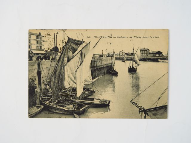 Album "Régions de France" comprenant environ 460 cartes postales