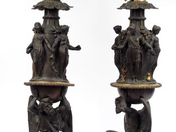 Paire de lampes Napoléon III en régule patiné à décor d'archanges supp