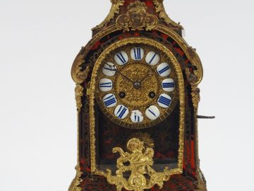 Cartel Napoléon III de style Régence en marqueterie Boulle, écaille ro