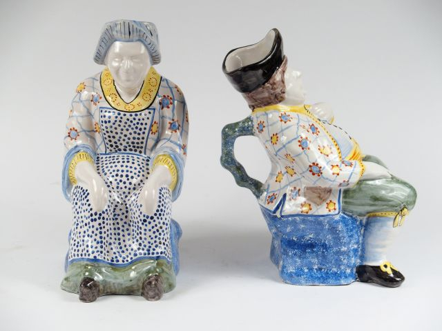 Paire de grands pots jacquots XIXème en faïence polychrome. H. : 34 cm