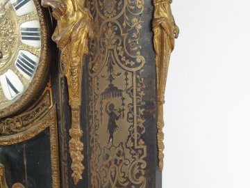 Grand cartel de style Louis XIV en marqueterie Boulle, très riche orne