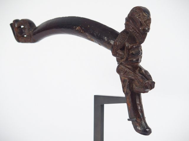 Perchoir à oiseaux (mutu kaka), Maori, Nouvelle Zélande Bois dur à pat