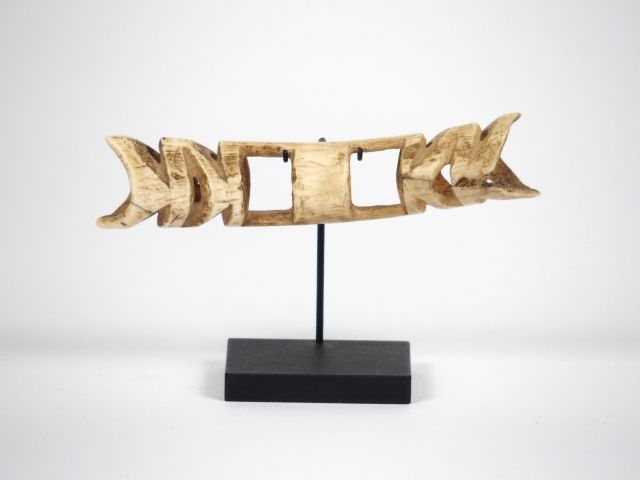 Ornement de nez otsj, Aire Asmat, Irian Jaya, Indonésie Os L.11.5 cm P